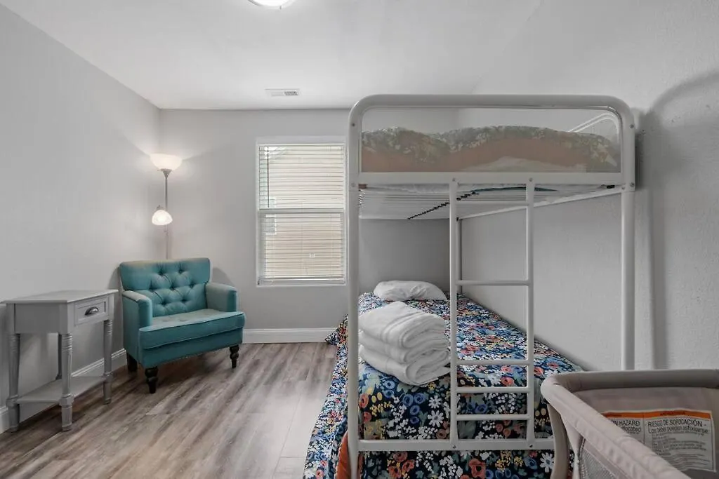 The Chesapeake St Retreat - Pet And Kid Friendly Villa Norfolk Holiday home